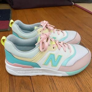Size 7 New Balance sneakers